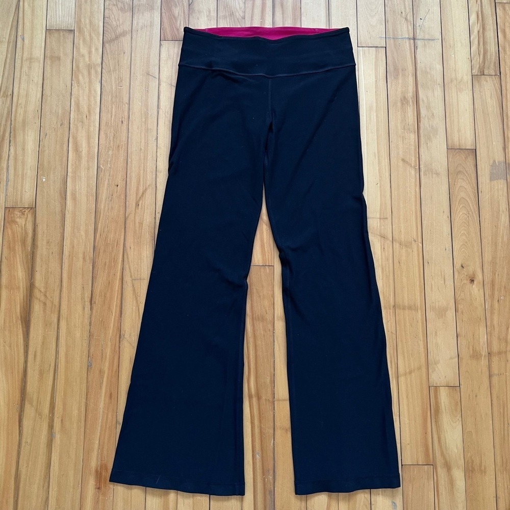 Lululemon Size 8 Groove Reversible Black Pink Flare Leg Yoga Pants Luon